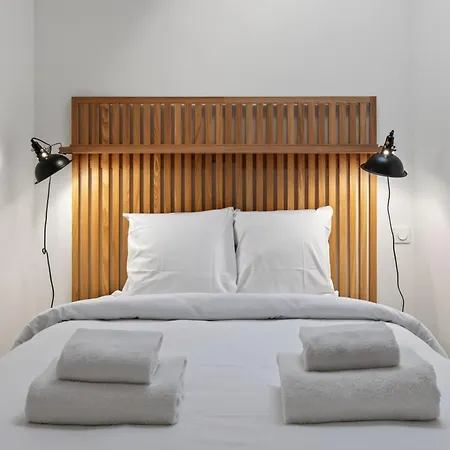 Studio-2pers-voltaire-perelachaise-paris11-modern * Παρίσι