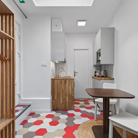 Studio-2pers-voltaire-perelachaise-paris11-modern Διαμέρισμα Παρίσι