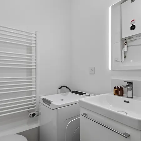 Studio-2pers-voltaire-perelachaise-paris11-modern